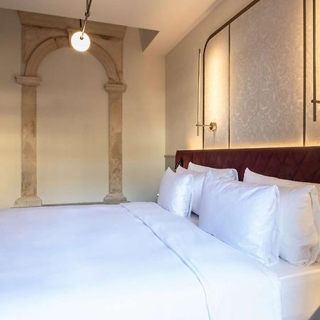 Luxury Apartments Palazzo Nani Venice Exterior photo